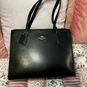 Coach Elegant Black Leather Tote Bag